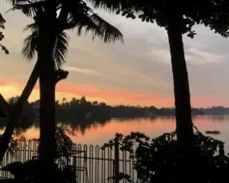 Samiira on Ashtamudi Lake - Kollam - Vista del exterior