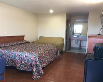 Garden Inn Motel - San Antonio - Bedroom