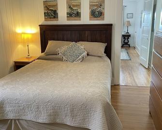 The Sterling House On the river and close to downtown - Washington - Bedroom