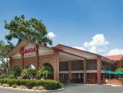 Ramada by Wyndham Temple Terrace/Tampa North - Tampa - Building