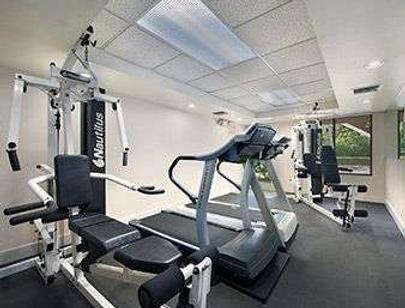 Ramada by Wyndham Temple Terrace/Tampa North - Tampa - Gym