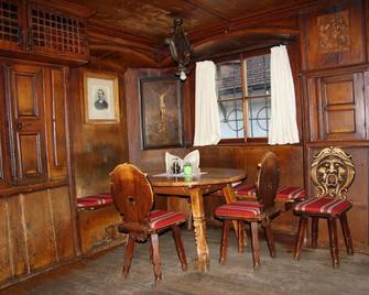 Gasthof Zum Stern - اويتز - غرفة طعام