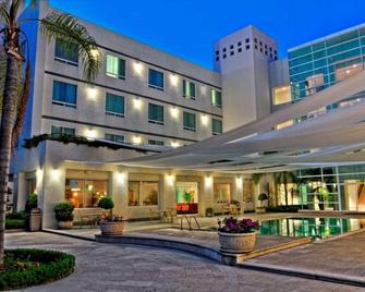 Radisson Poliforum Plaza Hotel Leon - לאון - בניין