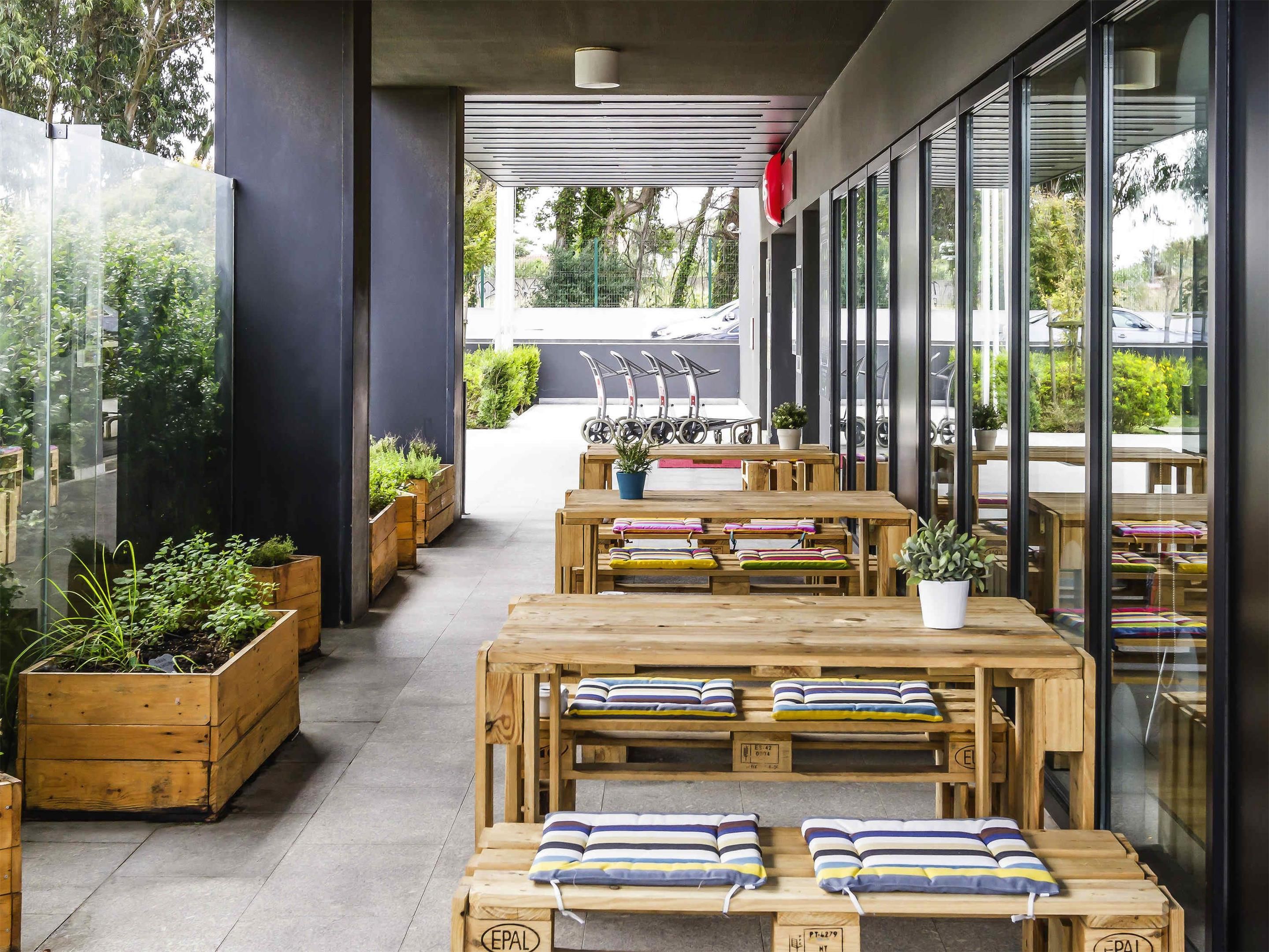 ibis Lisboa Sintra - סינטרה - פטיו