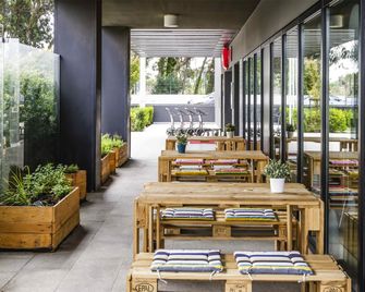 ibis Lisboa Sintra - סינטרה - פטיו