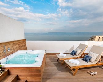 Leonardo Club Hotel Tiberias - Tiberias - Balkong