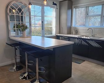 Country Cottage Delight in the Hurunui. (Spotswood/Cheviot) - Cheviot - Kitchen