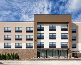 Holiday Inn Express & Suites East Peoria - Riverfront - East Peoria - Building