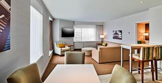 Delta Hotels by Marriott Dartmouth - Dartmouth - Bedroom