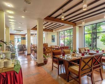 Atithi Resort & Spa - פוחארה - מסעדה