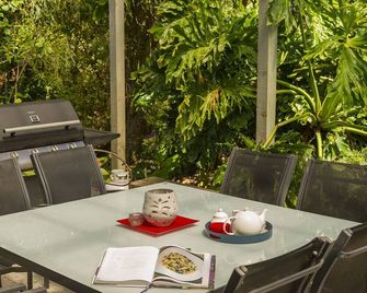 Hahei Hideaway - Hahei Holiday Home - Hahei - Innenhof