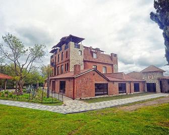 Chateau Chikovani - Martvili - Edificio