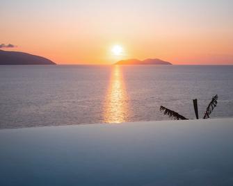 Nobus Hotel & Spa - Vlorë - Vista del exterior