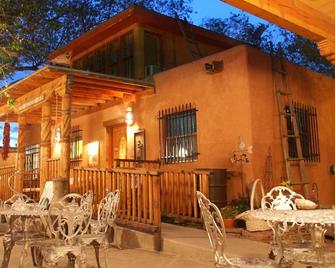 Inn at Halona - Zuni - Edificio