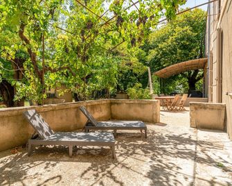 Mas Saint Louis - Aviñón - Patio