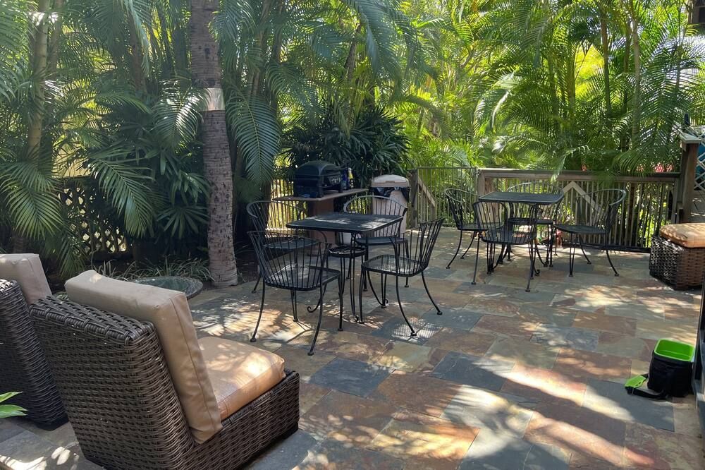 Maui What a Wonderful World Bed & Breakfast