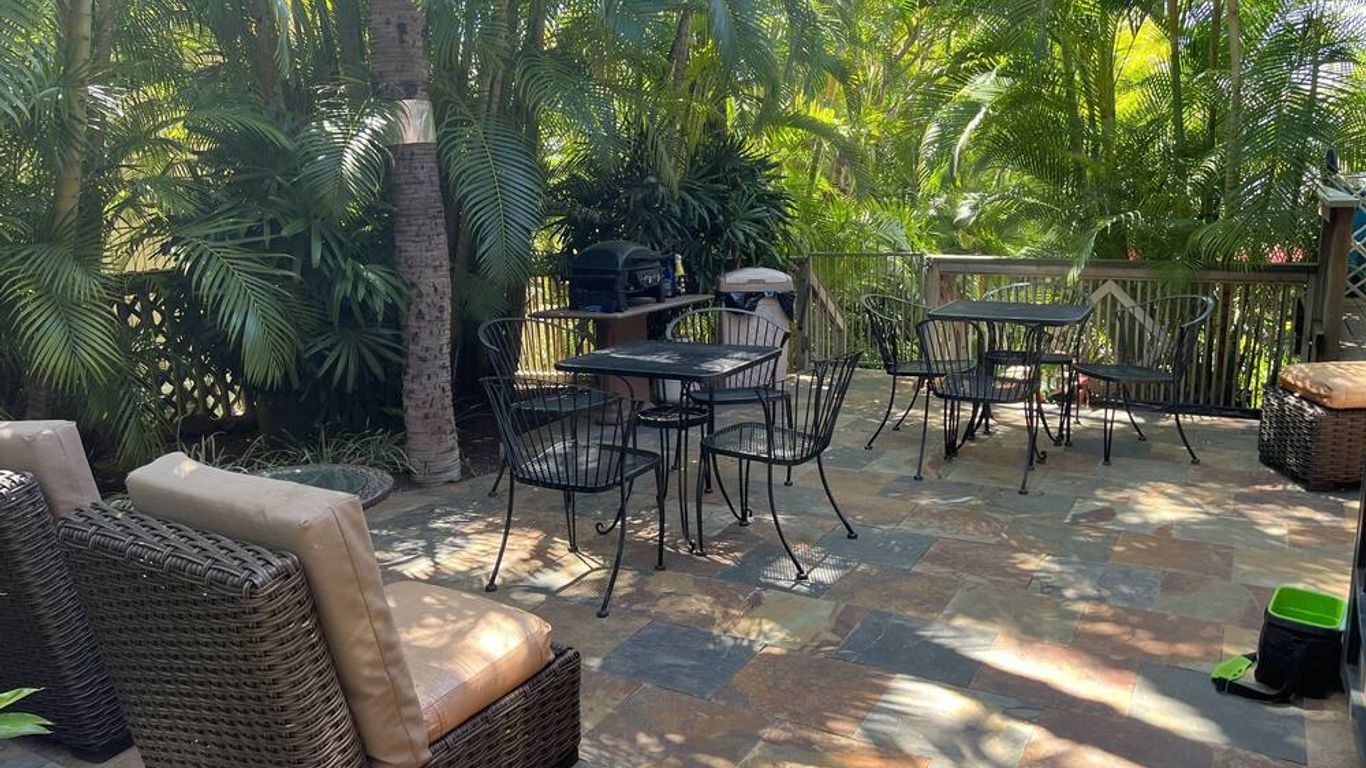 Maui What a Wonderful World Bed & Breakfast