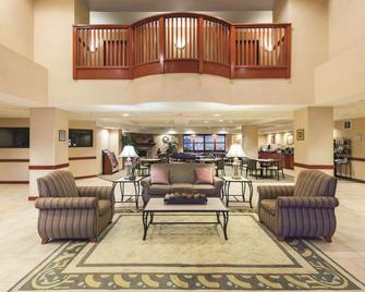 La Quinta Inn & Suites by Wyndham Kennewick - Kennewick - Reception