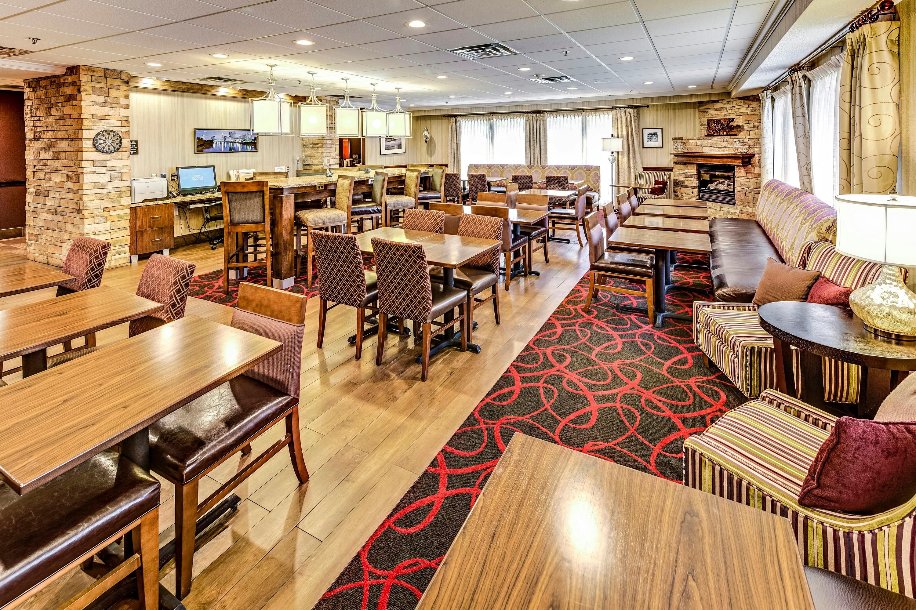 Hampton Inn Columbus-I-70 E/Hamilton Rd - קולומבוס - מסעדה