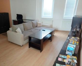 Apartment Odeon - Brüx - Wohnzimmer