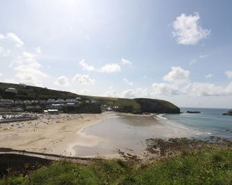 Apple Tree Bungalow - Redruth