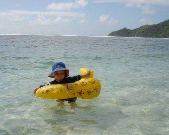 Beachfront Villa On Best Beach With Large Beachfront Garden - Anse Royale - Beach