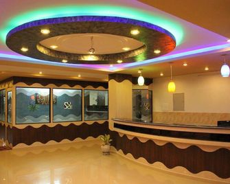 Hotel Sri Grands - Rājahmundry - Front desk