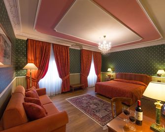 Strozzi Palace Hotel - Florence - Bedroom