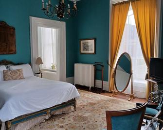 Ragland Mansion Bed & Breakfast - Petersburg - Bedroom