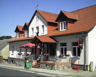 Gasthaus & Pension Zum Schwarzen Adler - Gerswalde - Edificio