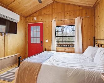 Tiny House @ Trailhead Cabins - Monteagle - Slaapkamer