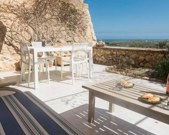 Charming Apartment with Large Terrace and Sea Views - Ix-Xagħra - Balcon
