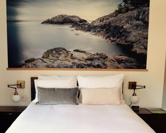 Artisan Suites on Bowen - Bowen Island - Bedroom