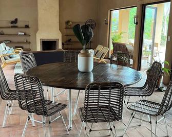5-bedroom house with spectacular views of Malinalco with WiFi - Malinalco - Comedor