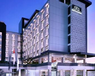 Hotel Neo Malioboro By Aston - Yogyakarta - Edificio