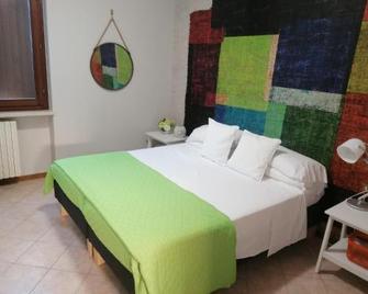 In Centro a Torri del Benaco - Torri Del Benaco - Bedroom