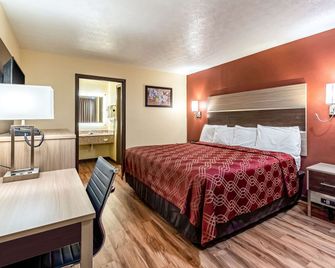 Econo Lodge Worthington - Columbus North - Worthington - Bedroom