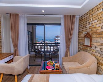 Hotel Pokhara Village & Spa - Pokhara - Sala de estar