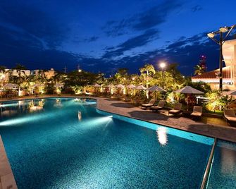 Art Hotel Ishigakijima - Ishigaki - Svømmebasseng