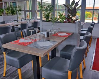 Hotel Restaurant Les Jardins D'Epône - Épône - Restaurant