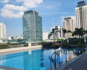 Manhattan Plaza Tower 1 - Manila - Pool