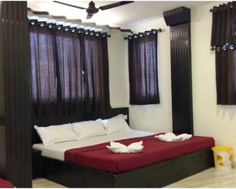 Hotel Silver Moon - Mumbai - Quarto