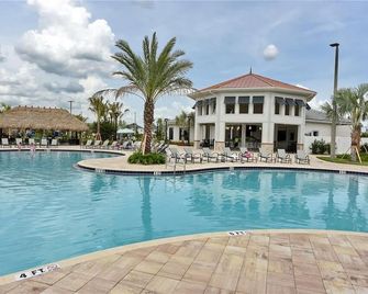 2604 - Luxury 4-BR Villa with Private Pool Retreat - Kissimmee - Pool