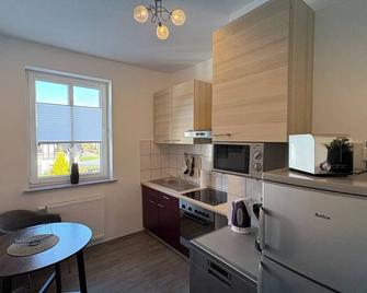 Haus am Röblinsee - Ferienwohnungen in Fürstenberg - Fürstenberg/Havel - Kitchen