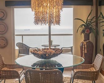 'luxury Oceanfront Penthouse With Pools, Jacuzzis And Spectacular Ocean Views' - Rosarito - Comedor