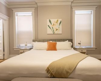 Spacious 5BR Retreat in Charming Central West End - เซนต์หลุยส์ - ห้องนอน