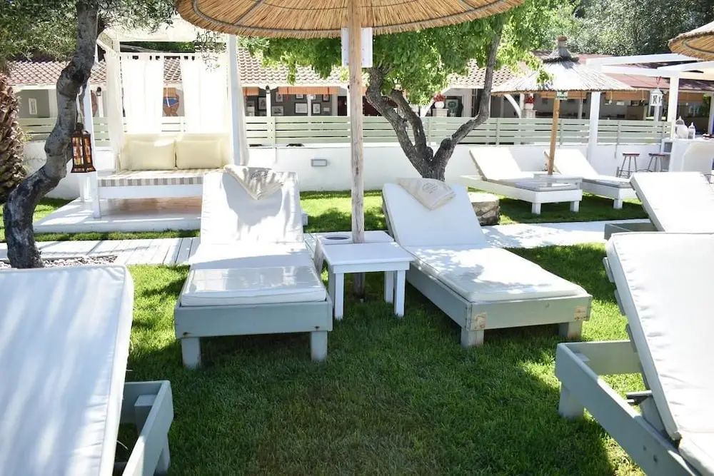 Mango Hotel - Elia Nikitis - Patio