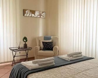 Wanderlust Guesthouse - Lamezia Terme - Schlafzimmer