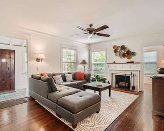 Casa Blanca 2bd 2ba Private Pool and Parking - West Palm Beach - Salon