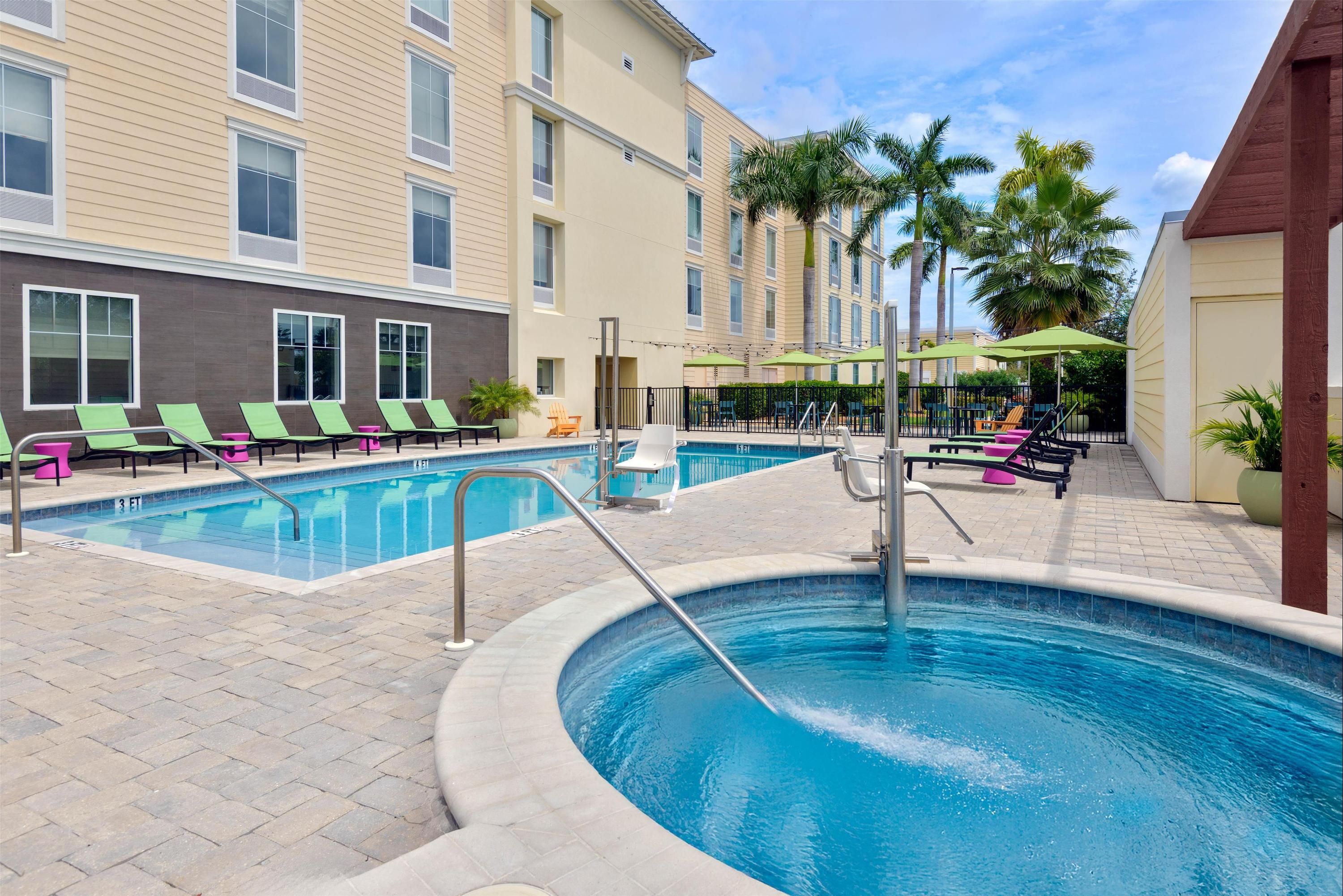 15 Best Hotels in Venice, Florida. Hotels from $77/night - KAYAK, image size:3000x2002